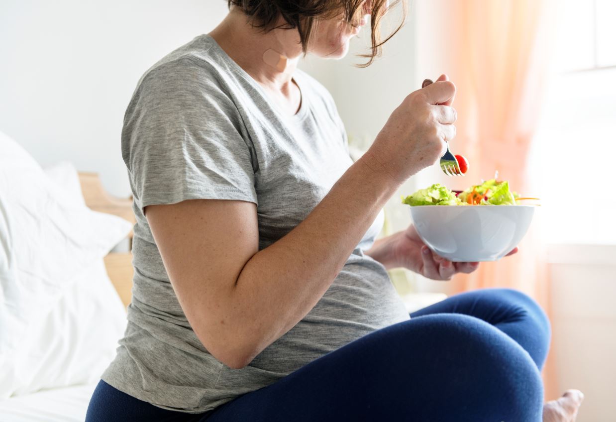 femme enceinte mange pour deux